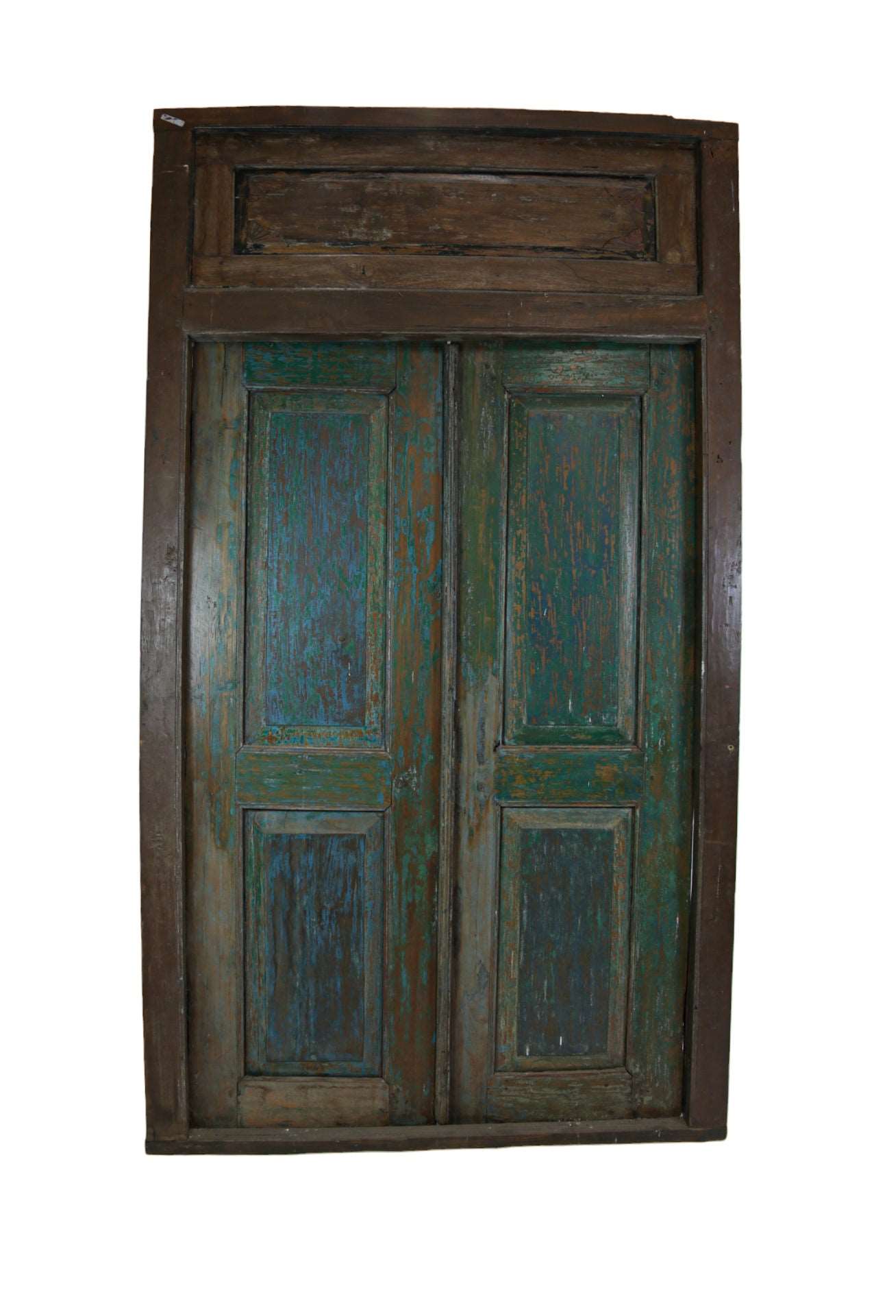 Gran puerta verde