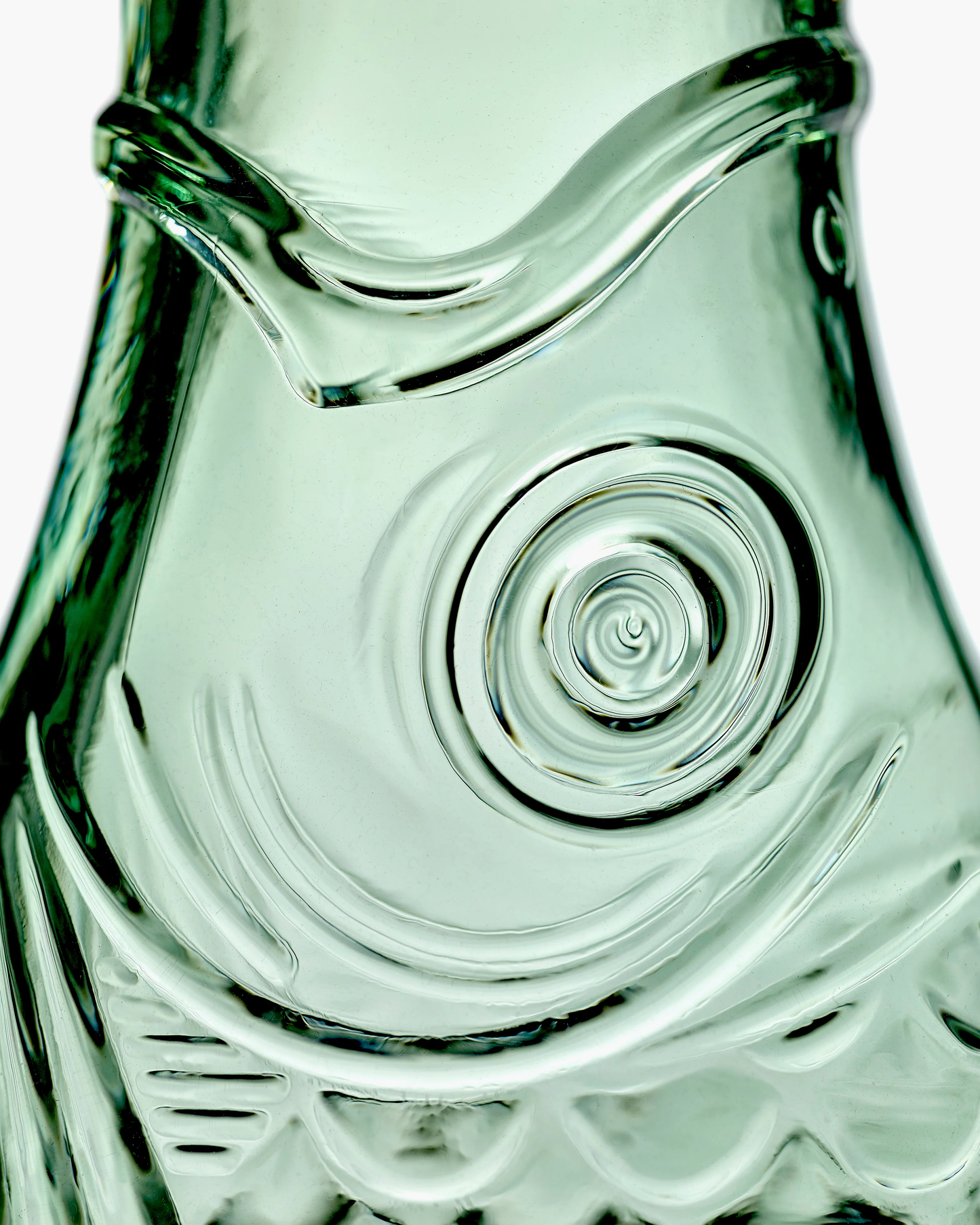 Botella con forma de pez de vidrio verde Serax