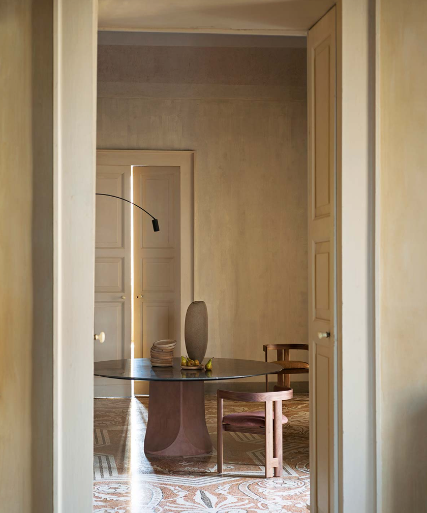 Tacchini Togrul Table Breccia/Burgundy ø180cm