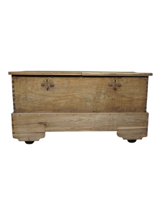Bengang Wooden Trunk